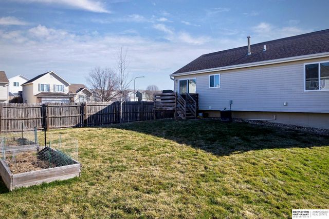 7520 N 110th Avenue, Omaha, NE 68142