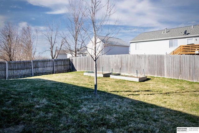 7520 N 110th Avenue, Omaha, NE 68142