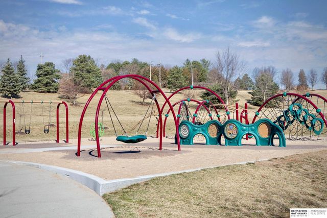 7520 N 110th Avenue, Omaha, NE 68142