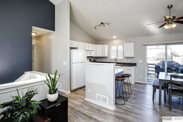 7520 N 110th Avenue, Omaha, NE 68142