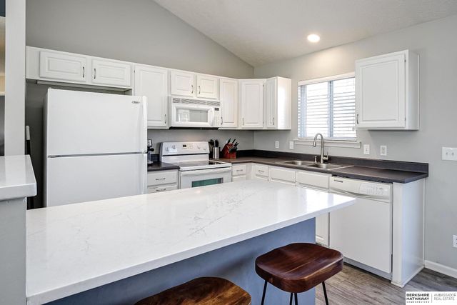 7520 N 110th Avenue, Omaha, NE 68142