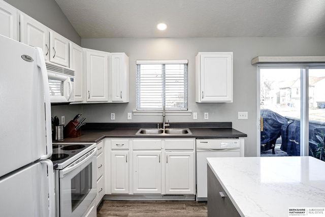 7520 N 110th Avenue, Omaha, NE 68142