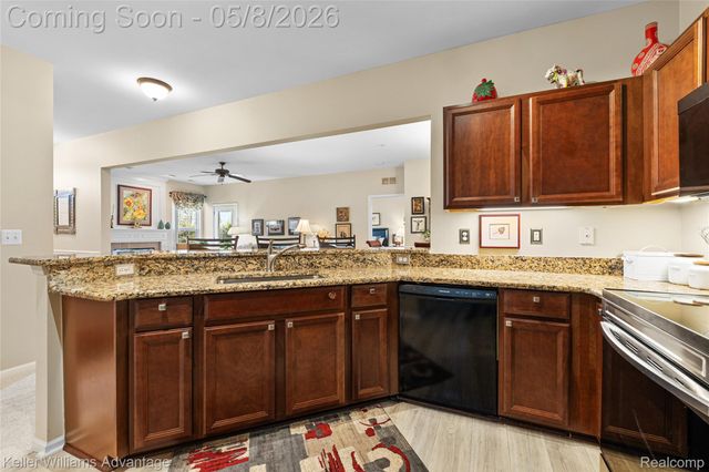 2185 Leighton Drive, Shelby Charter Township, MI 48317