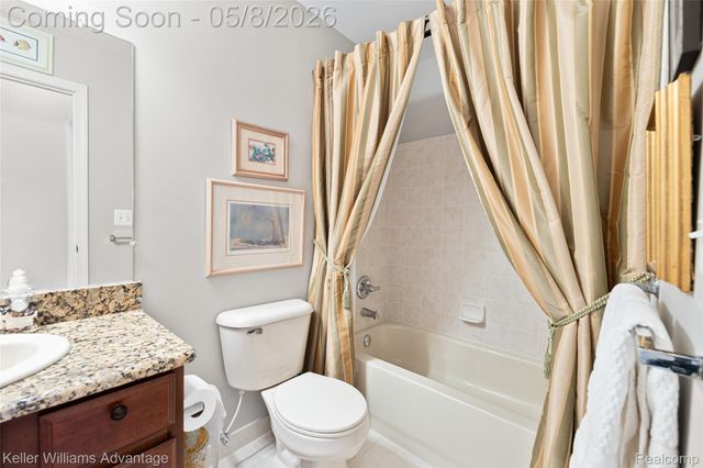 2185 Leighton Drive, Shelby Charter Township, MI 48317