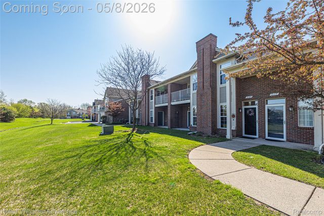 2185 Leighton Drive, Shelby Charter Township, MI 48317