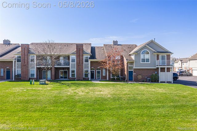 2185 Leighton Drive, Shelby Charter Township, MI 48317