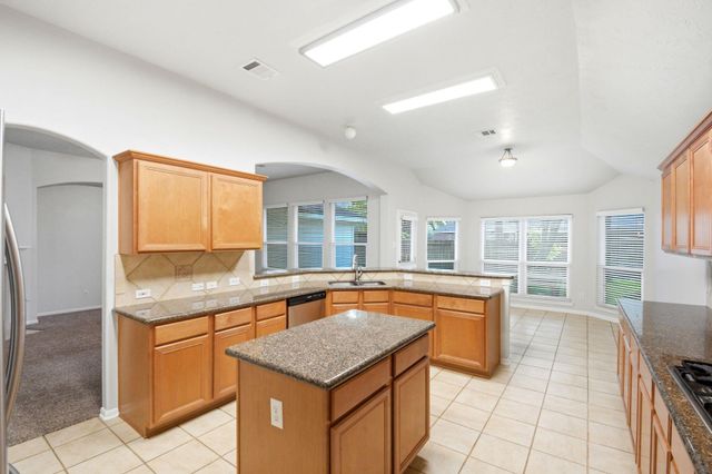 31710 Midlake Park, Conroe, TX 77385