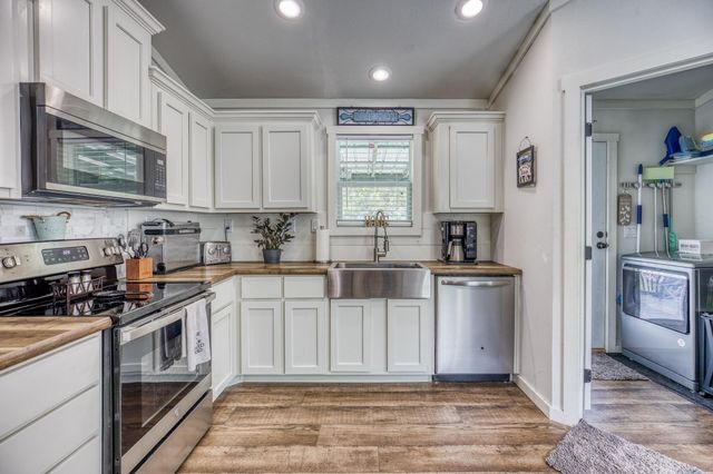 102 Hilltop Court, Somerville, TX 77879