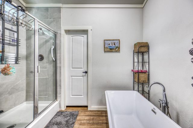 102 Hilltop Court, Somerville, TX 77879