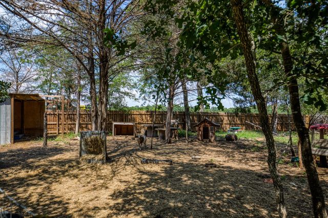 102 Hilltop Court, Somerville, TX 77879