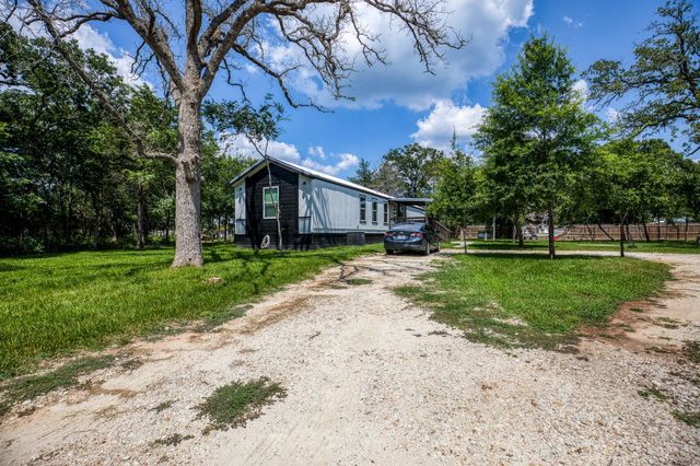 102 Hilltop Court, Somerville, TX 77879