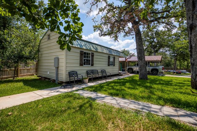 102 Hilltop Court, Somerville, TX 77879