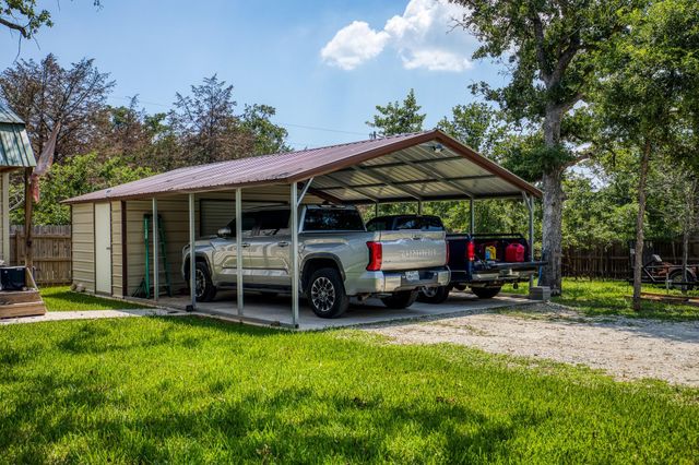 102 Hilltop Court, Somerville, TX 77879