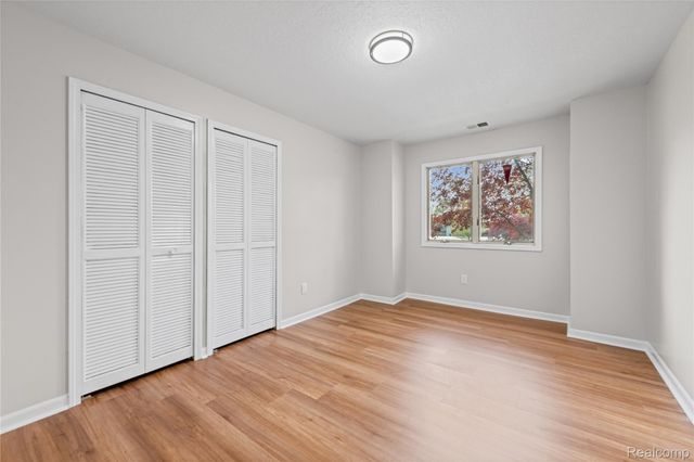 1284 Shoemaker Drive, Westland, MI 48185
