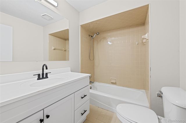 1284 Shoemaker Drive, Westland, MI 48185
