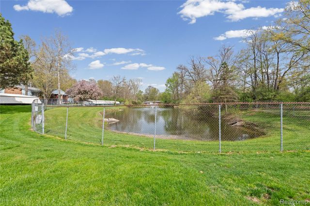 1284 Shoemaker Drive, Westland, MI 48185