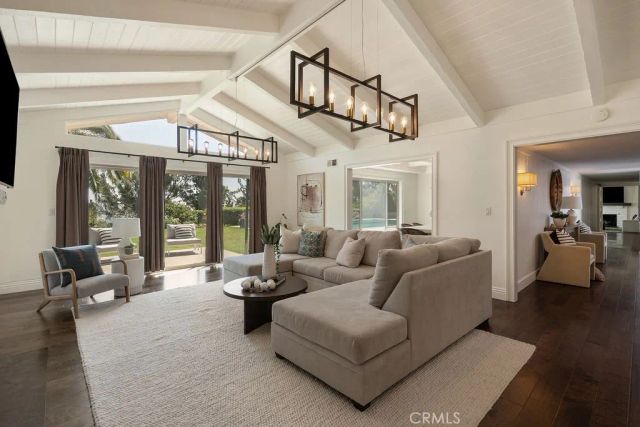 11042 Hunting Horn Drive, North Tustin, CA 92705