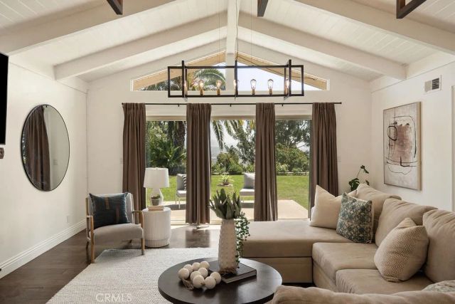 11042 Hunting Horn Drive, North Tustin, CA 92705