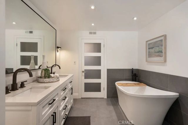 11042 Hunting Horn Drive, North Tustin, CA 92705
