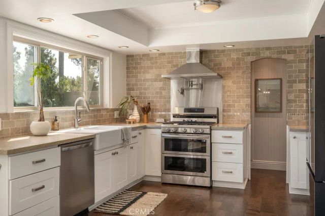 11042 Hunting Horn Drive, North Tustin, CA 92705