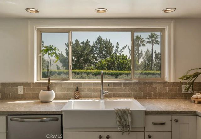 11042 Hunting Horn Drive, North Tustin, CA 92705