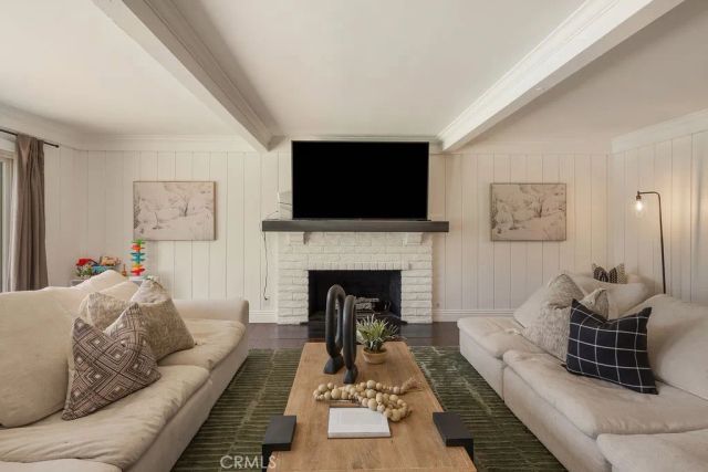 11042 Hunting Horn Drive, North Tustin, CA 92705