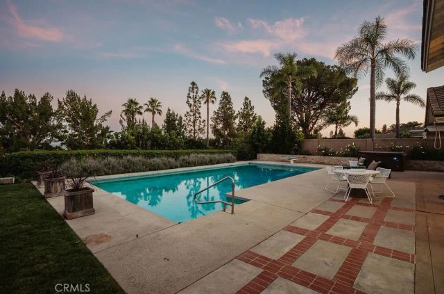 11042 Hunting Horn Drive, North Tustin, CA 92705