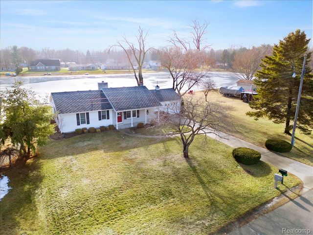 3309 Lake Drive, Fort Gratiot Charter Township, MI 48059
