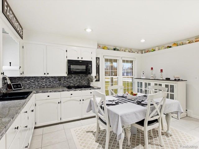 3309 Lake Drive, Fort Gratiot Charter Township, MI 48059