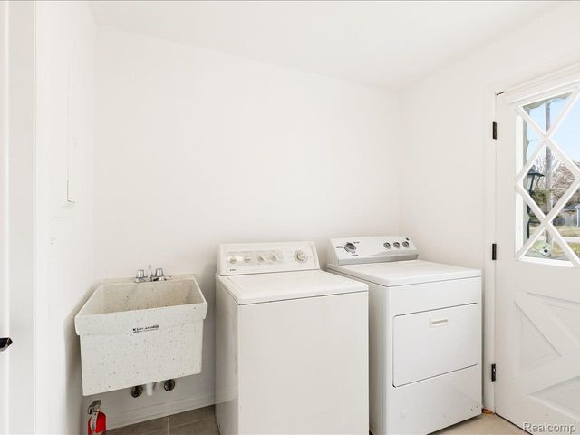 3309 Lake Drive, Fort Gratiot Charter Township, MI 48059