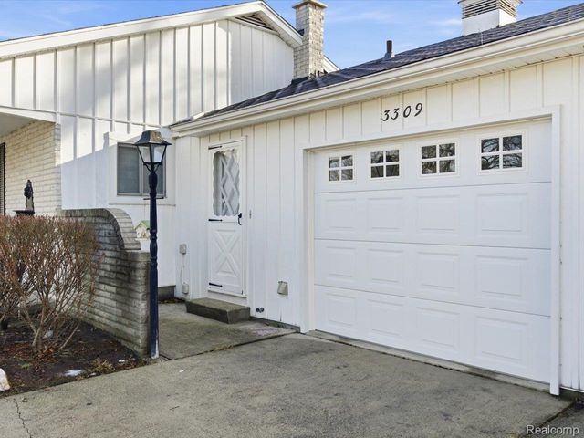 3309 Lake Drive, Fort Gratiot Charter Township, MI 48059