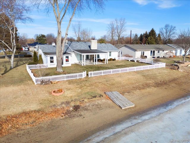 3309 Lake Drive, Fort Gratiot Charter Township, MI 48059