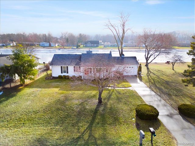 3309 Lake Drive, Fort Gratiot Charter Township, MI 48059