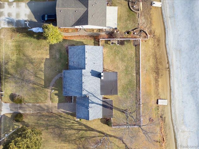 3309 Lake Drive, Fort Gratiot Charter Township, MI 48059
