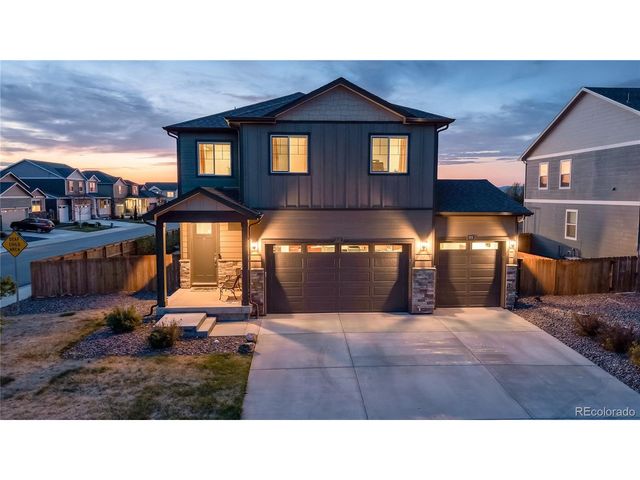 2122 Pineywoods St, Mead, CO 80542