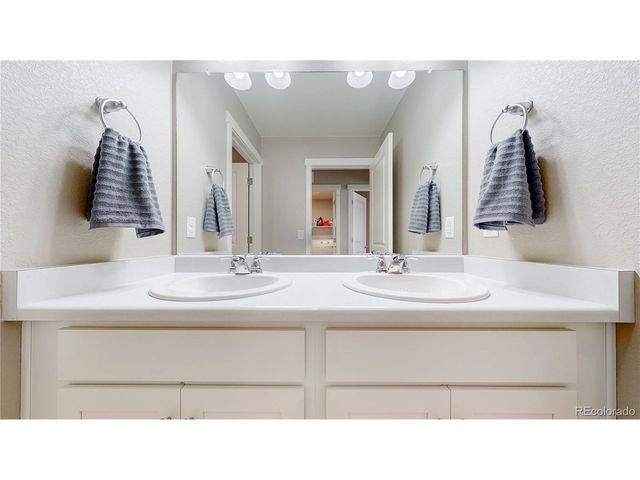 2122 Pineywoods St, Mead, CO 80542