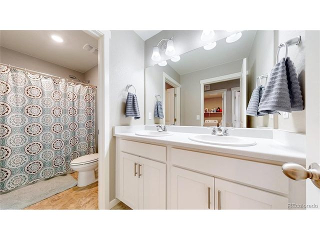 2122 Pineywoods St, Mead, CO 80542