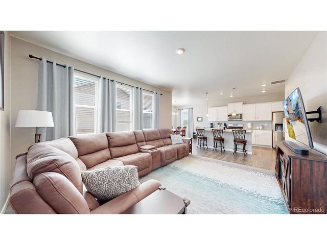 2122 Pineywoods St, Mead, CO 80542