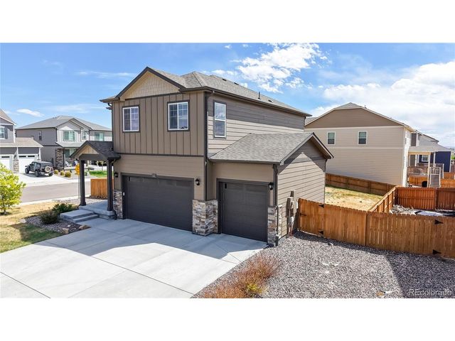 2122 Pineywoods St, Mead, CO 80542