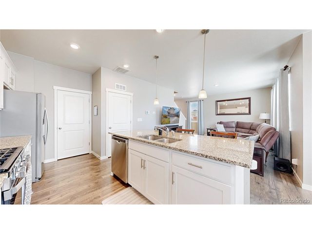 2122 Pineywoods St, Mead, CO 80542