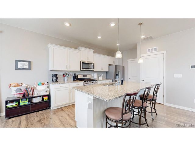 2122 Pineywoods St, Mead, CO 80542