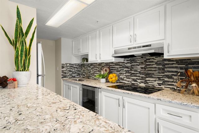 470 3RD STREET S 205, St Petersburg, FL 33701