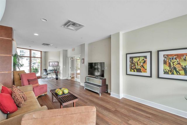 470 3RD STREET S 205, St Petersburg, FL 33701