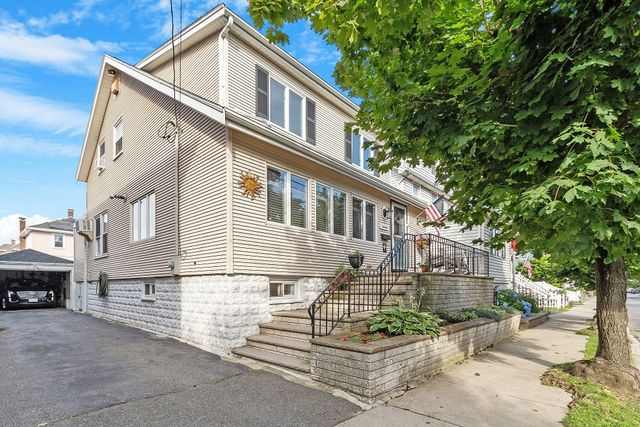 22 Lancaster Ave, Revere, MA 02151
