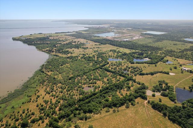 3337 County Road 1200, Streetman, TX 75859
