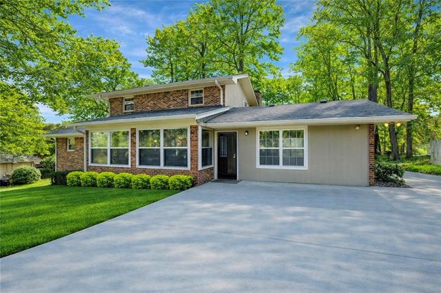 3052 Riviera Drive NE, Conyers, GA 30012