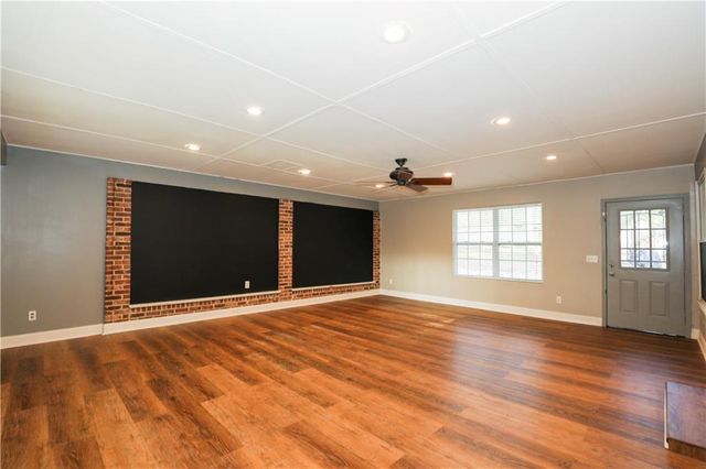 3052 Riviera Drive NE, Conyers, GA 30012