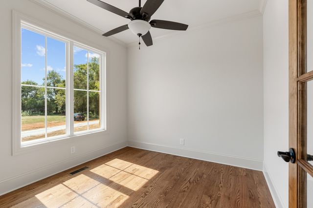 2191 Hunters Point Pike, Lebanon, TN 37087