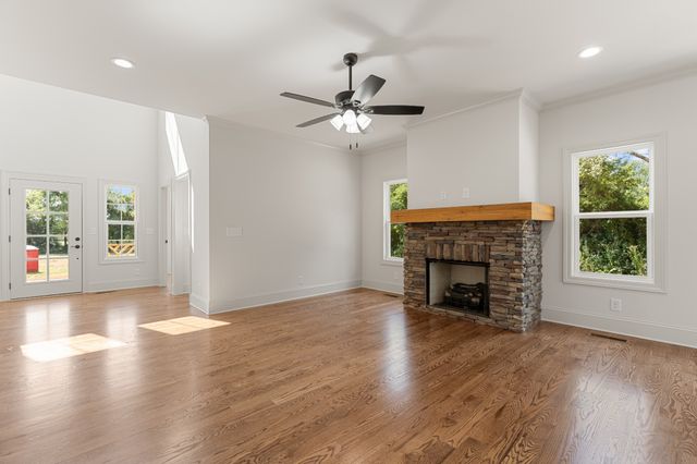 2191 Hunters Point Pike, Lebanon, TN 37087