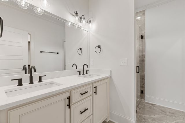 2191 Hunters Point Pike, Lebanon, TN 37087